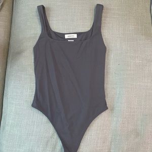 Aritzia - Babaton Bodysuit (Charcoal gray)